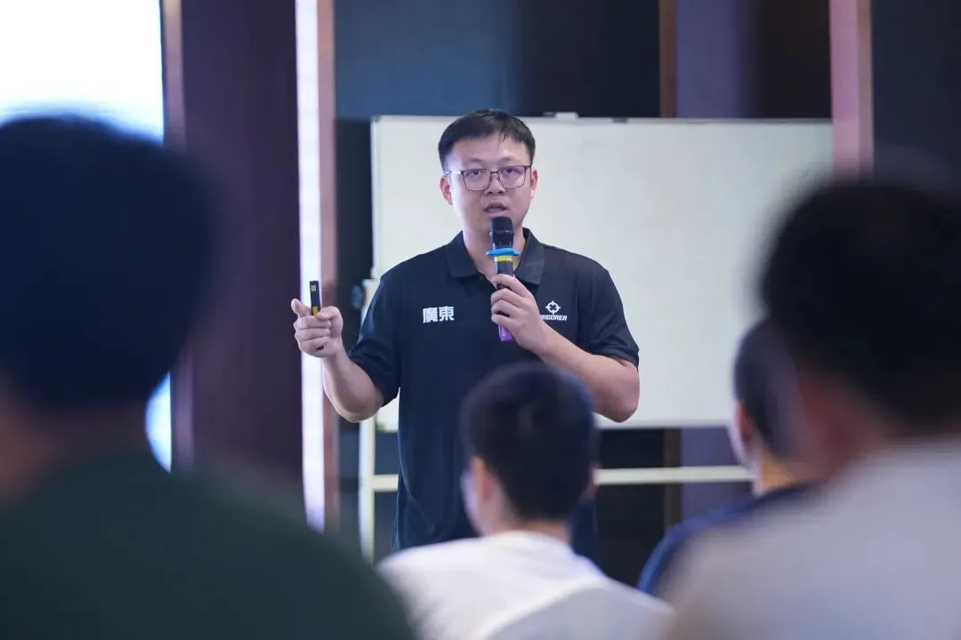 篮球训练海报图片_0